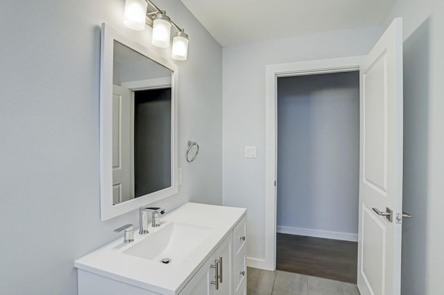 225 N Everton Street 3, Houston, TX 77003