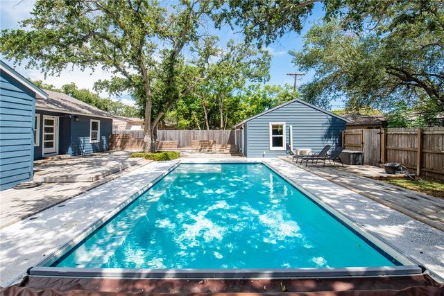 329 Laurel Dr, Corpus Christi, TX 78404