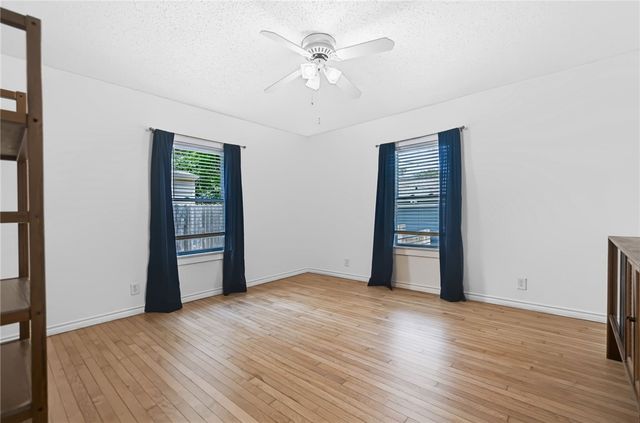 329 Laurel Dr, Corpus Christi, TX 78404