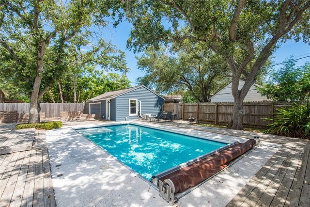 329 Laurel Dr, Corpus Christi, TX 78404