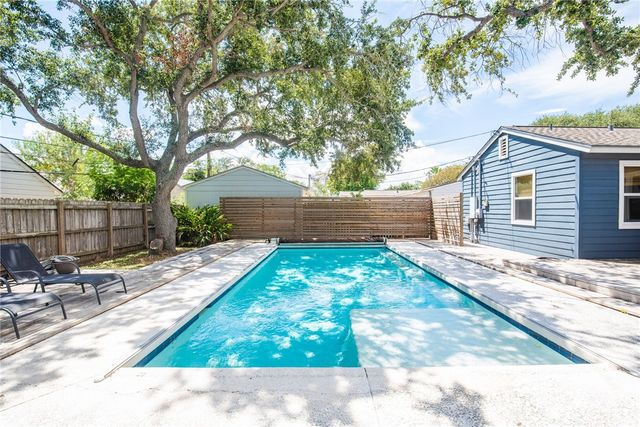 329 Laurel Dr, Corpus Christi, TX 78404