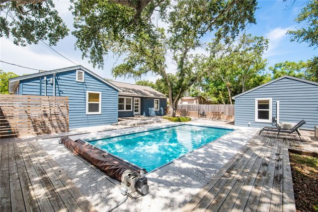 329 Laurel Dr, Corpus Christi, TX 78404