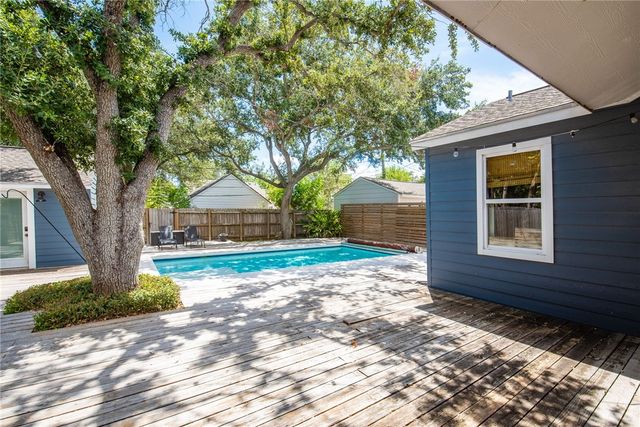 329 Laurel Dr, Corpus Christi, TX 78404