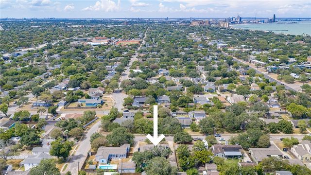 329 Laurel Dr, Corpus Christi, TX 78404