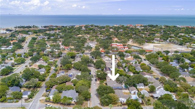 329 Laurel Dr, Corpus Christi, TX 78404