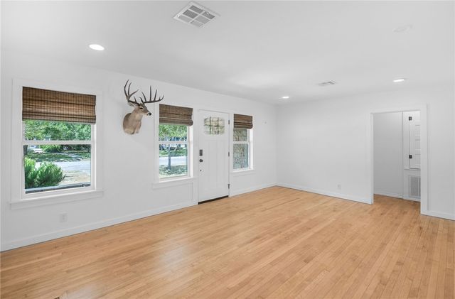 329 Laurel Dr, Corpus Christi, TX 78404