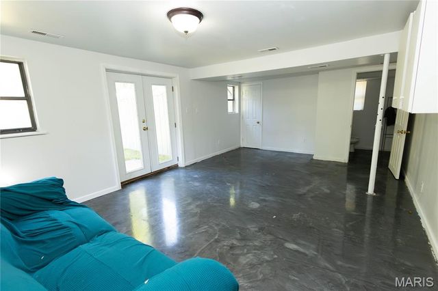 1660 Valley Drive, High Ridge, MO 63049