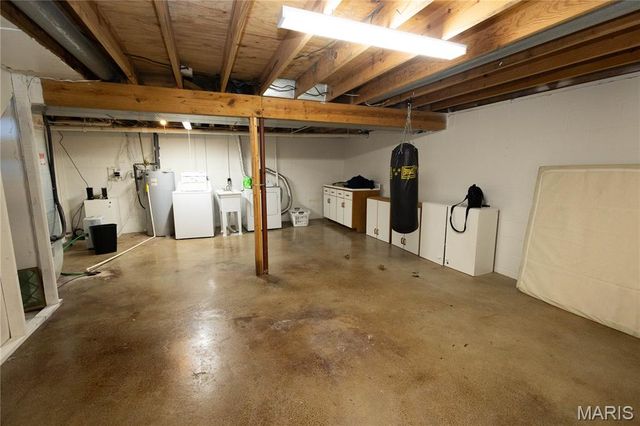 1660 Valley Drive, High Ridge, MO 63049