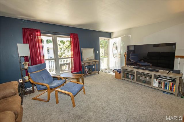 1660 Valley Drive, High Ridge, MO 63049