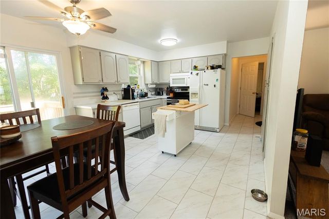 1660 Valley Drive, High Ridge, MO 63049