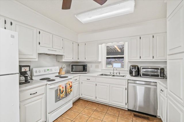 2051 SOLO RD, Covington, TN 38019