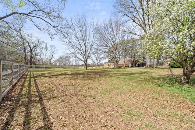 2051 SOLO RD, Covington, TN 38019