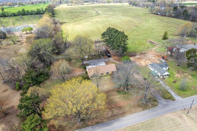 2051 SOLO RD, Covington, TN 38019