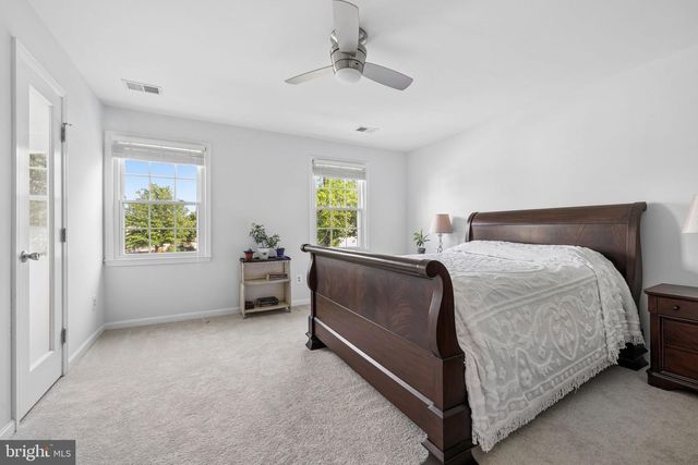 5835 STONE RIDGE DR, Centreville, VA 20120