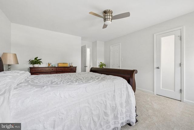 5835 STONE RIDGE DR, Centreville, VA 20120