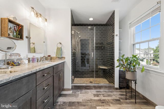 5835 STONE RIDGE DR, Centreville, VA 20120