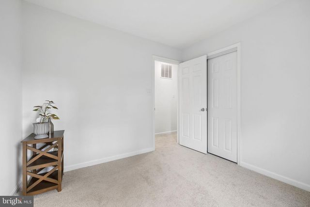5835 STONE RIDGE DR, Centreville, VA 20120