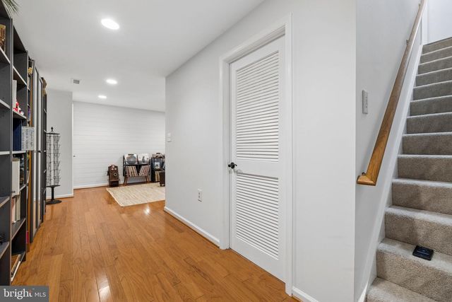 5835 STONE RIDGE DR, Centreville, VA 20120