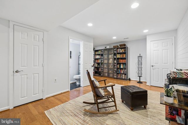 5835 STONE RIDGE DR, Centreville, VA 20120