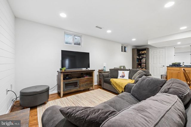 5835 STONE RIDGE DR, Centreville, VA 20120