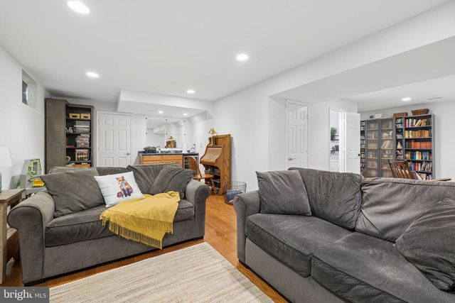 5835 STONE RIDGE DR, Centreville, VA 20120