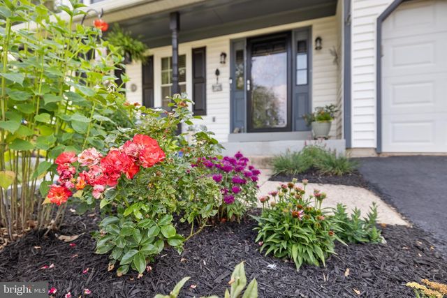 5835 STONE RIDGE DR, Centreville, VA 20120