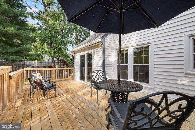 5835 STONE RIDGE DR, Centreville, VA 20120