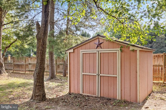 5835 STONE RIDGE DR, Centreville, VA 20120