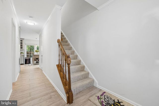 5835 STONE RIDGE DR, Centreville, VA 20120