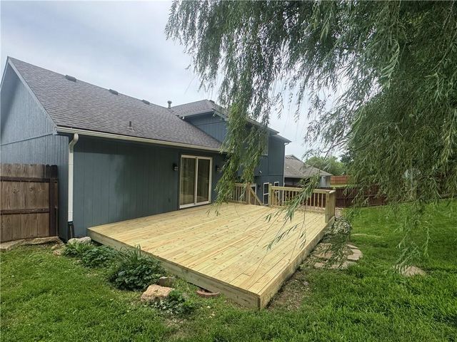 19309 E Lynchburg Place N, Independence, MO 64058