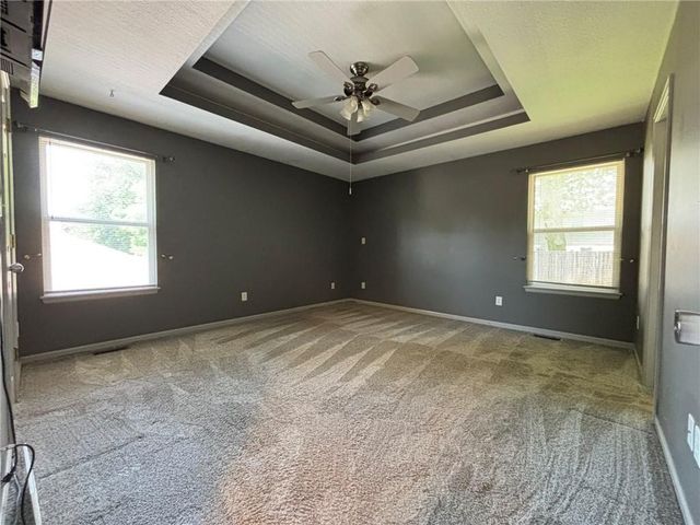19309 E Lynchburg Place N, Independence, MO 64058