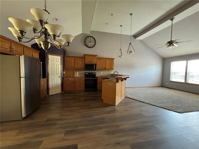 19309 E Lynchburg Place N, Independence, MO 64058