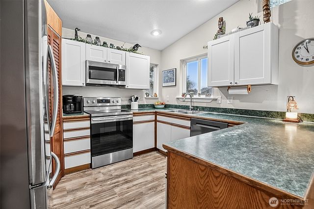 214 S Narwhal Loop SW, Ocean Shores, WA 98569