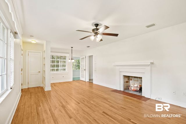 1009 W Pinewood Dr, Mobile, AL 36618