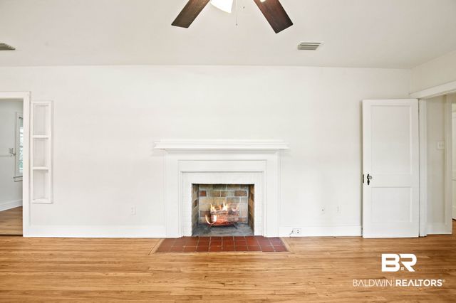 1009 W Pinewood Dr, Mobile, AL 36618