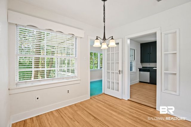 1009 W Pinewood Dr, Mobile, AL 36618