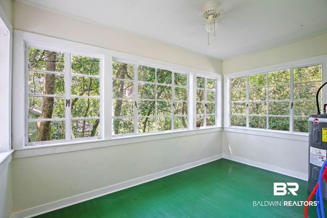 1009 W Pinewood Dr, Mobile, AL 36618