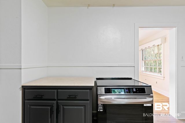 1009 W Pinewood Dr, Mobile, AL 36618