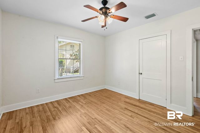 1009 W Pinewood Dr, Mobile, AL 36618