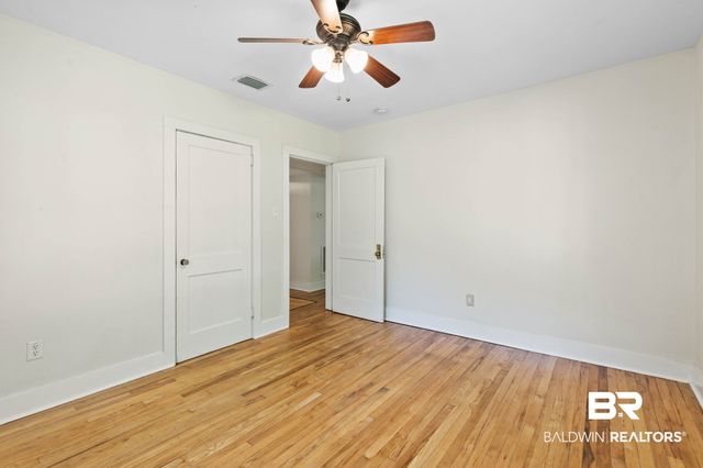 1009 W Pinewood Dr, Mobile, AL 36618