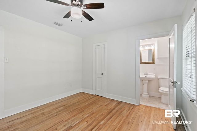 1009 W Pinewood Dr, Mobile, AL 36618