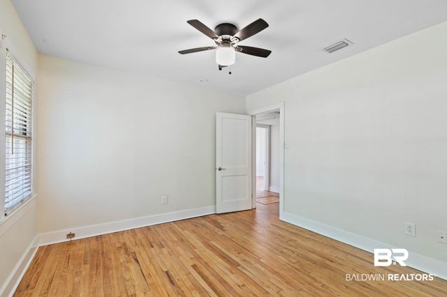 1009 W Pinewood Dr, Mobile, AL 36618