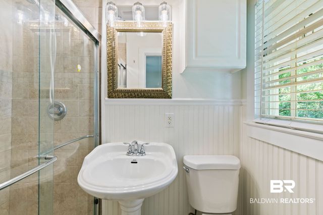 1009 W Pinewood Dr, Mobile, AL 36618