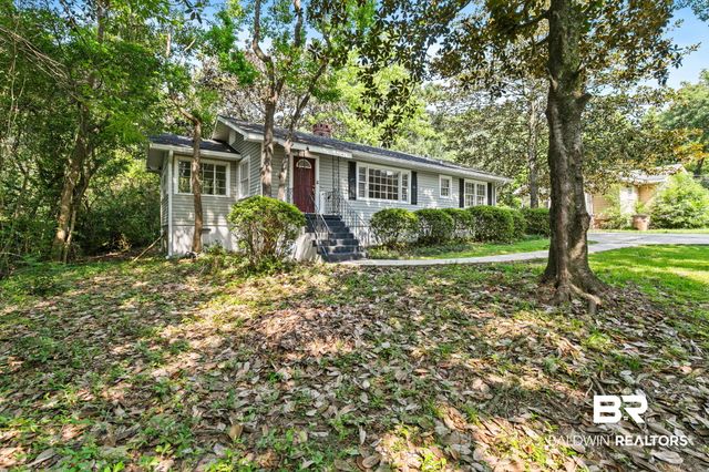 1009 W Pinewood Dr, Mobile, AL 36618