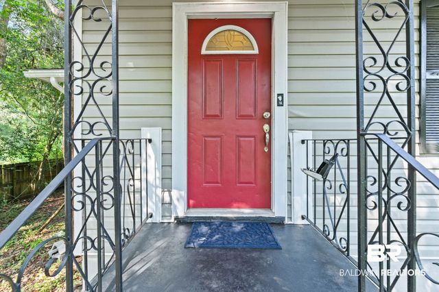 1009 W Pinewood Dr, Mobile, AL 36618