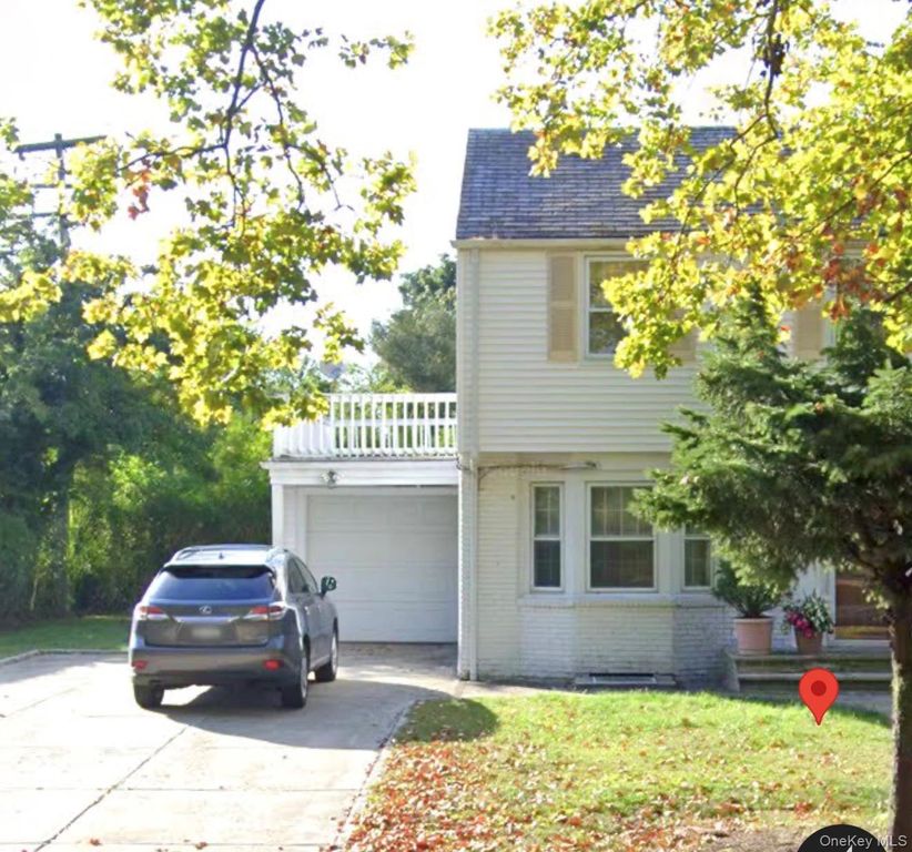 292 11th Street, Garden City, NY 11530