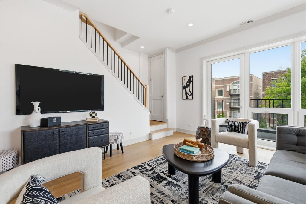 6414 N Francisco Avenue, Chicago, IL 60645 — photo 5