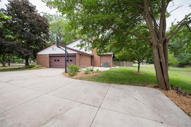 2764 Lowell Road, Ann Arbor, MI 48103