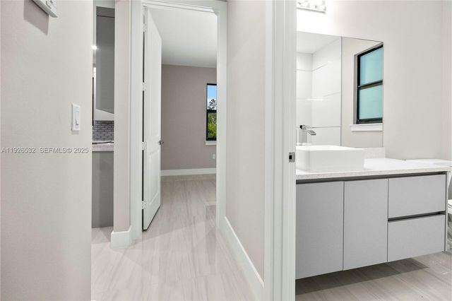 3587 SE 18th AVE, Naples, FL 34117