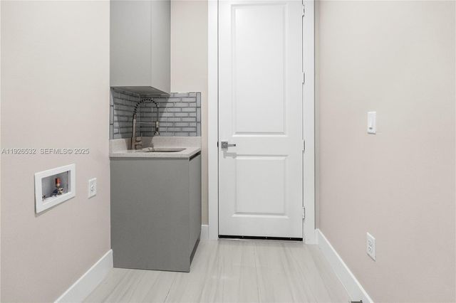 3587 SE 18th AVE, Naples, FL 34117